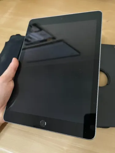 iPad 6ª Geração (A1893) 32GB - Carregador Original