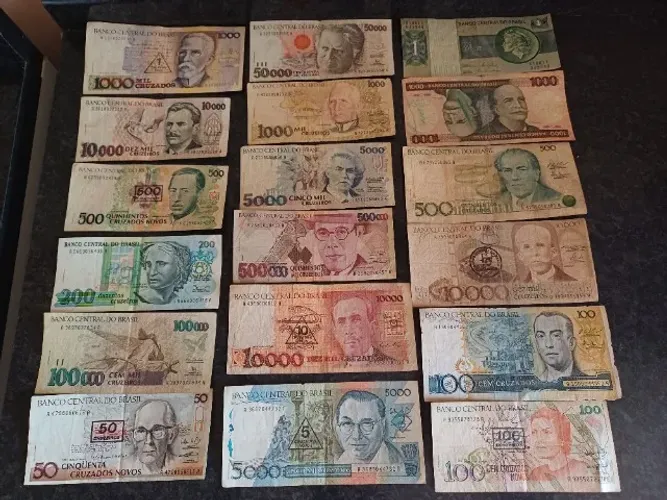 54 Células dinheiro antigo circulado