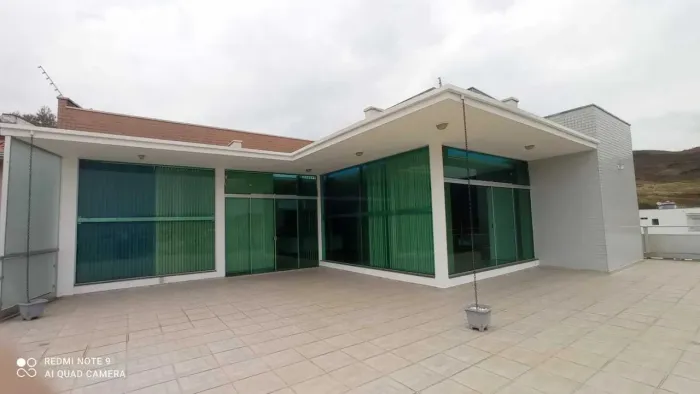 Sobrado em Rua Iriri - Parque Vivaldi Leite Ribeiro - Poços de Caldas/MG