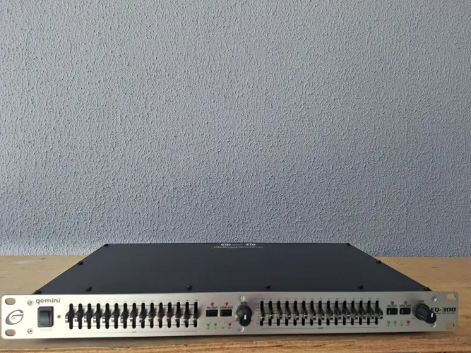Equalizador Gemini EQ-300