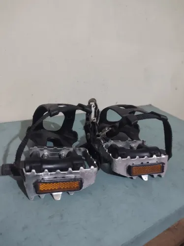 Pedal gaiola com firma pé rosca grossa 9/16 