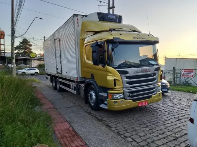 Scania P310, com camera fria