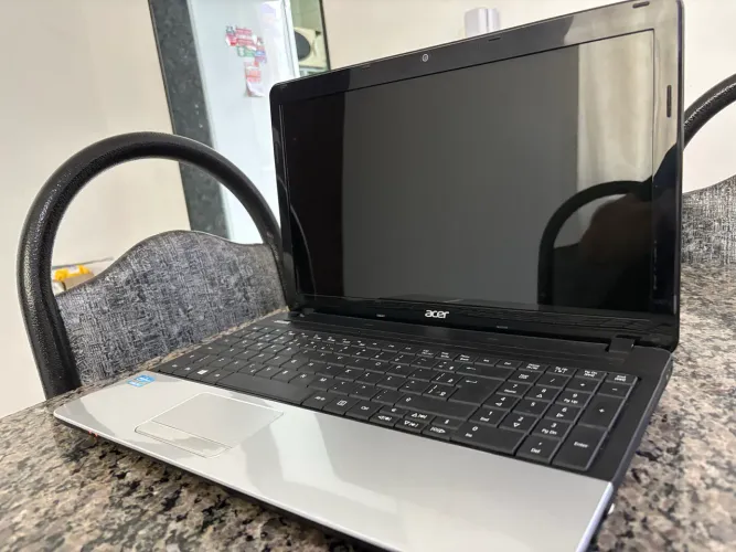 Notebook acer i5 3320 c 2.6 pentim placa 4000 c ssd. 256gb com 8gb ddr3  (Lindo notebook)