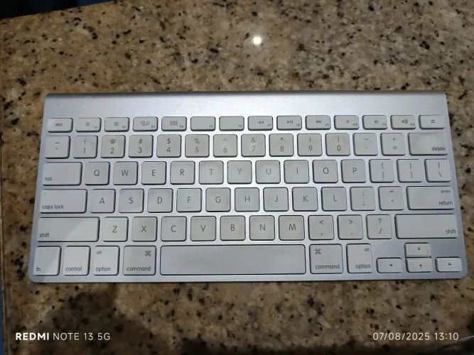Teclado Apple Magic Keyboard Apple A1213