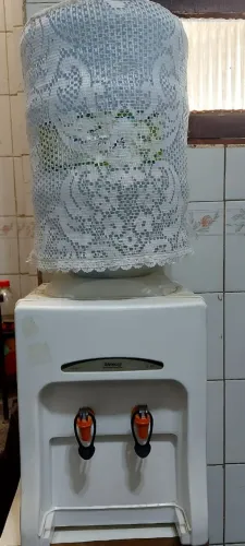 BEBEDOURO COM GALÃO EM PERFEEITO ESTADO