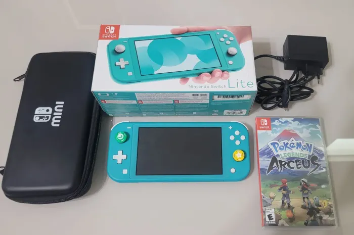 Nintendo switch lite + Pokémon Arceus