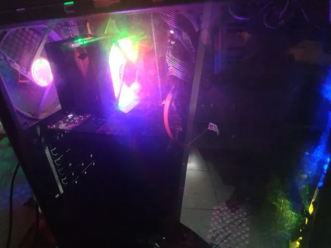 PC Gamer com Iluminação RGB NÃO aceito trocas, apensas VENDA!