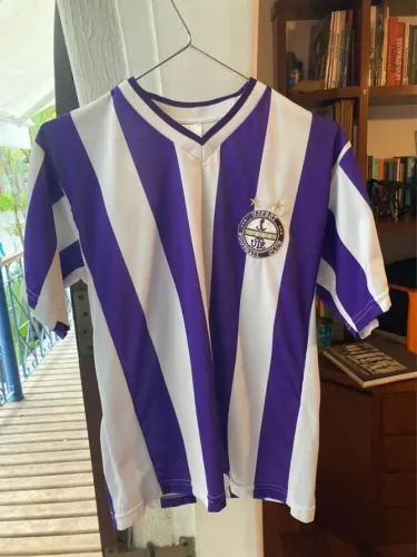 Camisa de Futebol UJPEST Hungria