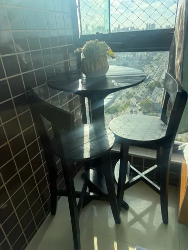 Mesa e cadeiras bistrô