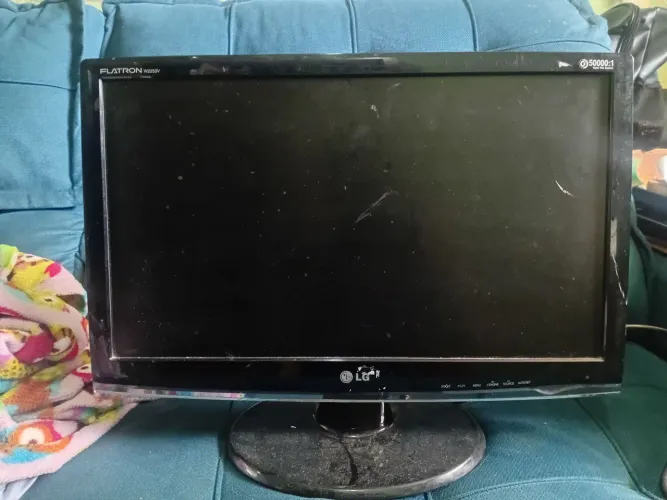 Monitor LG Flatron W2253V-PF HDMI