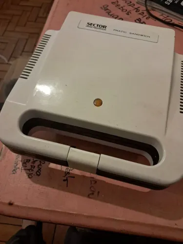 Sanduicheira Elétrica Sector 220v