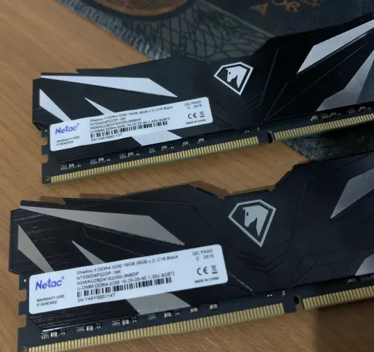 Memória RAM 8GB DDR4-3200 (16GB)