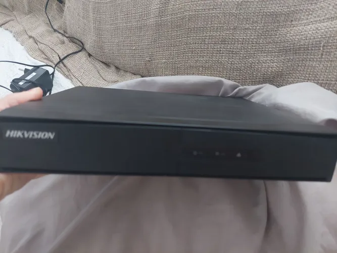 Dvr hikvision 16 canais com defeito