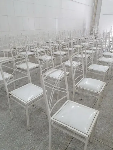 Cadeiras para festas 100 unidades