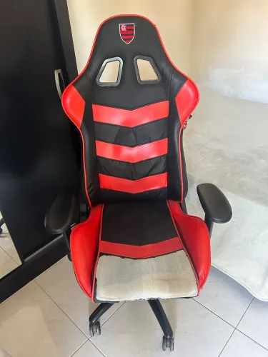 Cadeira gamer Flamengo DT3 (assento descascado) 