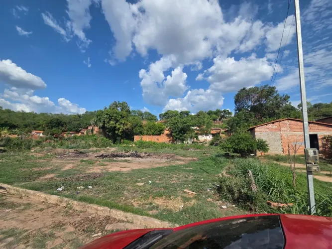 VENDO TERENO 10X30 - BAIRRO PORTO DO CENTRO