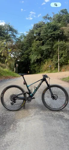 Bicicleta Scott Spark Team 2025