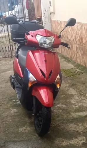 Honda lead impecável