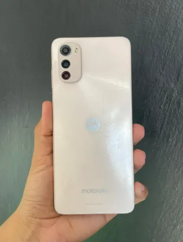 Motorola E32 