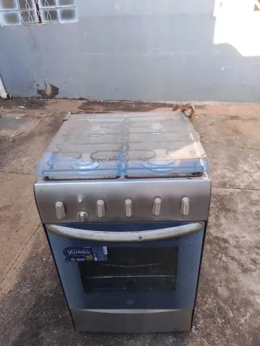 Vendo fogao 4 bocas conservado acendimento automático, funciona perfeito