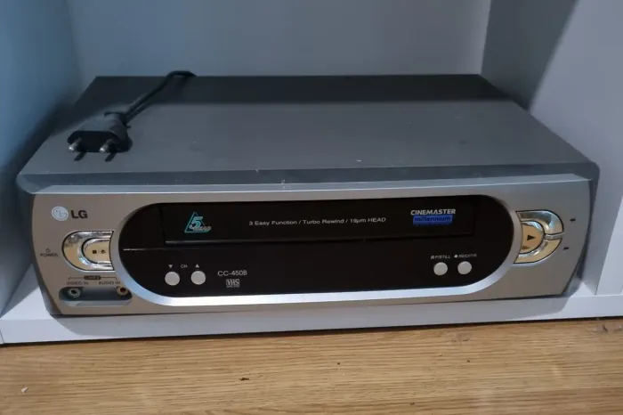 Video cassete LG CC-450B
