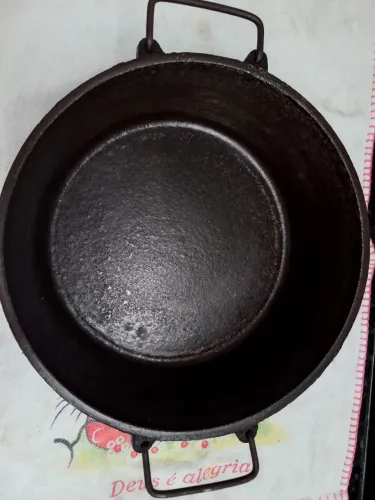 Panela de ferro antiga 6 Litros