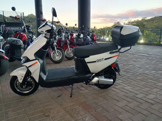 Scooter elétrica Dot