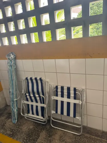 Kit de praia, guarda sol do sams club e cadeira mor