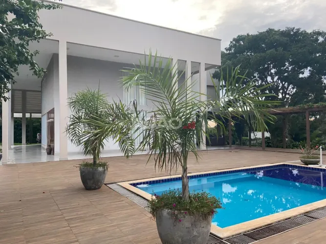 CASA EM CONDOMINIO DE ALTÍSSIMO PADRÃO