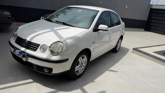 Volkswagen Polo Sed./sed. Comf. 2.0/2.0 Flex 8V 4P 2005