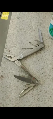 Alicate Leatherman Pst
