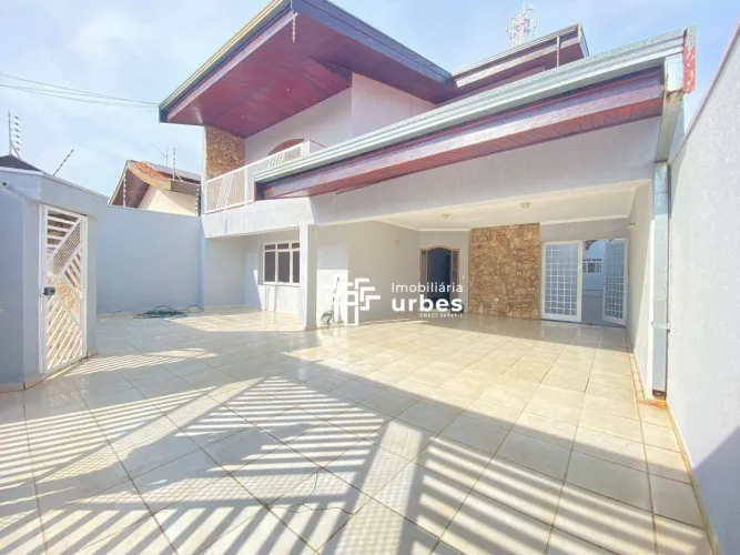 Casa com 3 dormitórios para alugar, 349 m² por R$ 5.240,76/mês - Vila Cordenonsi - America