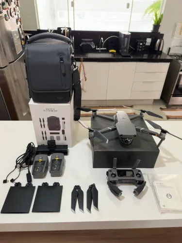 Drone DJI Mavic 2 Zoom + Kit Fly More Combo Completo - Estado de Novo (Pouquíssimo Uso)