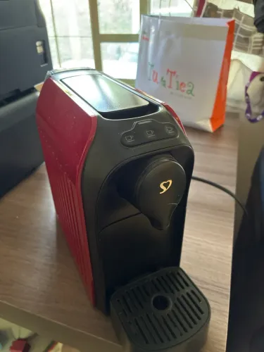 Cafeteira Espresso Cápsulas Três Corações Vermelha