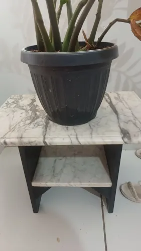 Mesa de apoio de mármore 