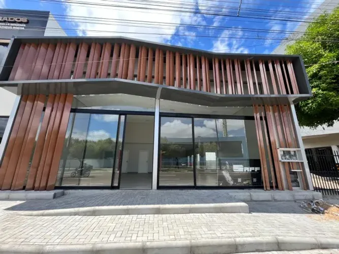 Aluga se Loja de 250m2 na Av. Ville Roy - Centro