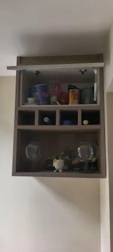 Armário tipo barzinho