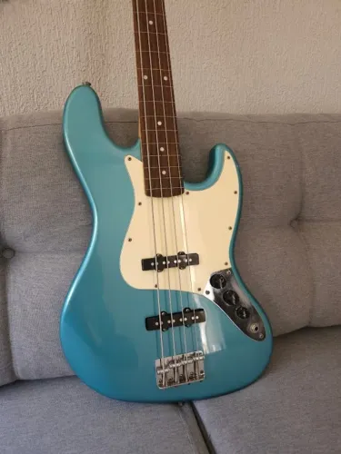 Baixo Squier Jazz Bass Affinity Séries - Freetless - Avalio trocas