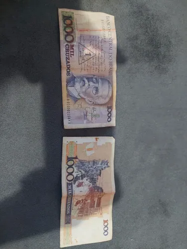 Moeda e cédula antiga 