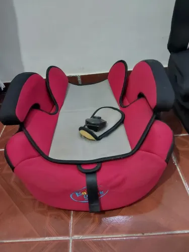 Duas Cadeirinhas infantil para carro 