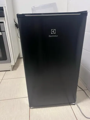Frigobar Electrolux novo