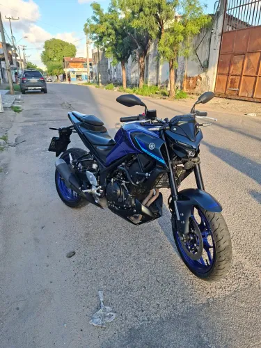 Vende-se yamaha mt 03 único dono, moto nova com pouco detalhes!