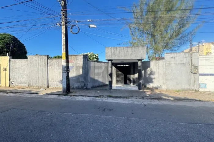 "Excelente Casa para fins comerciais: Espaço, Conforto e Localização Perfeita"