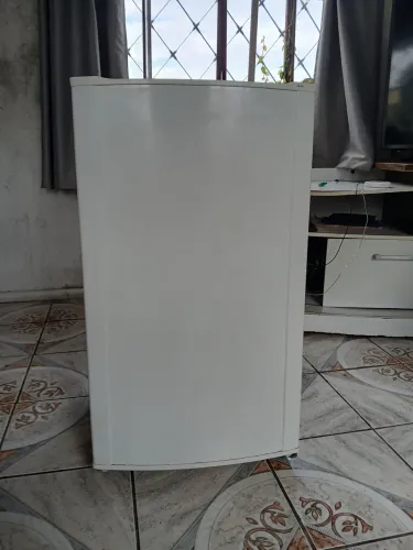 Frigobar electrolux 122L RE120