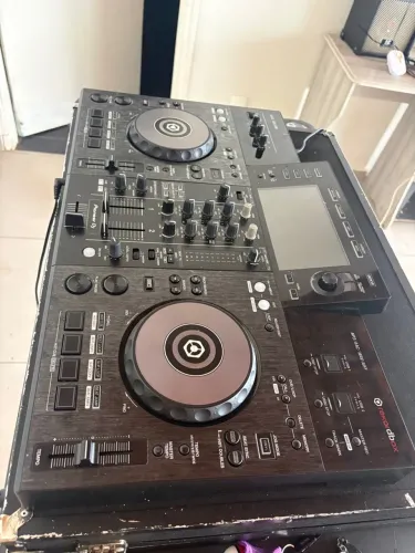 Xdj RR semi nova c/ case e película