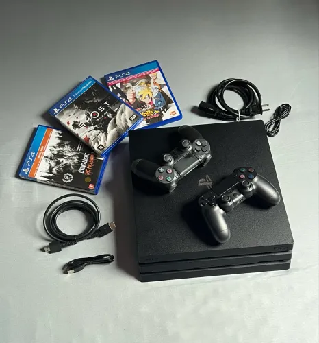 PlayStation 4 PRO com 2 Controles (Novos) + 3 Jogos
