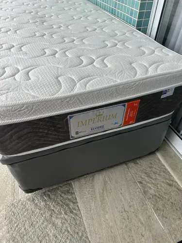 Cama box baú solteirão semi nova  