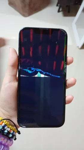Iphone 13 - Tela quebrada
