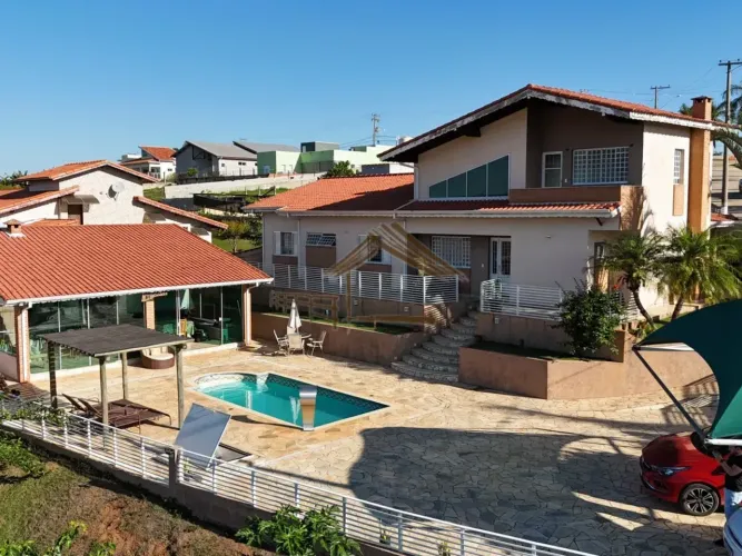 Magnífica chácara a venda em condomínio, amplo lazer, 1.500 m² totais, 3 dormitórios