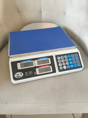 Balança digital 40 kg - cor azul e sensor de grama 